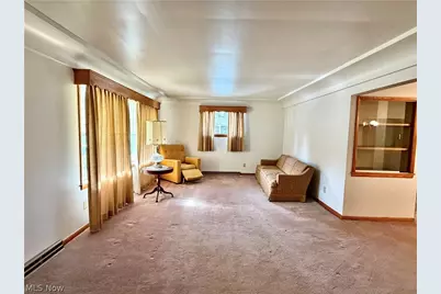 860 Adelaide Avenue NE, Warren, OH 44483 - Photo 3