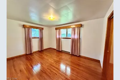 860 Adelaide Avenue NE, Warren, OH 44483 - Photo 9