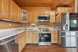 1068 Evening Star Dr, Roaming Shores, OH 44085 - Photo 7