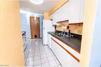 6215 Hidden Creek Drive #316, Lorain, OH 44053 - Photo 11