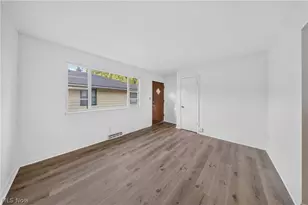 1095 St Michaels Ave, Akron, OH 44320 - Photo 5