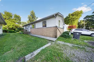 1095 St Michaels Ave, Akron, OH 44320 - Photo 5