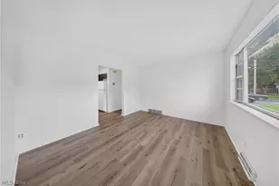 1095 St Michaels Ave, Akron, OH 44320 - Photo 3