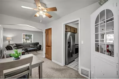 424 E 326th Street, Willowick, OH 44095 - Photo 5