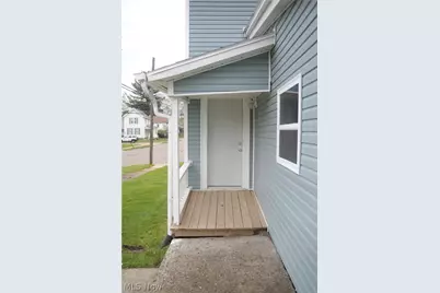 705 9th Street SW, Massillon, OH 44647 - Photo 5