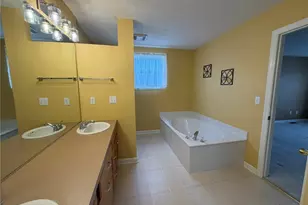 421 Windham Ct, Grandview Heights, OH 44147 - Photo 7