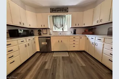 6601 Mapleton Street SE, East Canton, OH 44730 - Photo 3