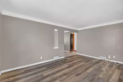 5814 Charles Avenue, Parma, OH 44129 - Photo 7