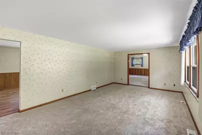 301 Crosse Road, Amherst, OH 44001 - Photo 13