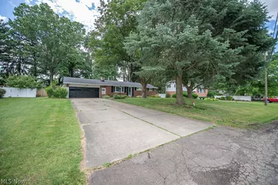 916 Marion Avenue NW, Massillon, OH 44646 - Photo 1