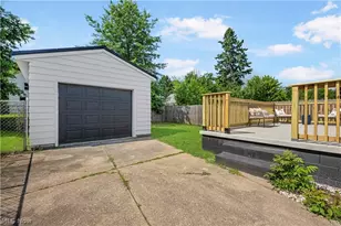 1270 Chandler Ave, Akron, OH 44314 - Photo 17
