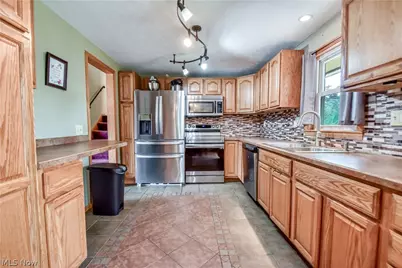 36388 Sunset Drive, Eastlake, OH 44095 - Photo 3