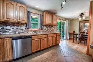 36388 Sunset Dr, Eastlake, OH 44095 - Photo 5