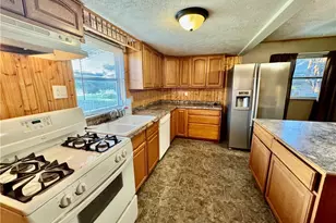 307 Florence St, Belpre, OH 45714 - Photo 11