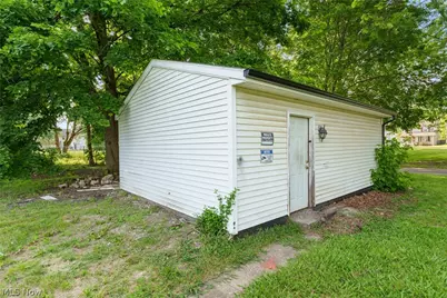 2235 Winfield Way NE, Canton, OH 44705 - Photo 27