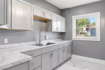2235 Winfield Way NE, Canton, OH 44705 - Photo 9