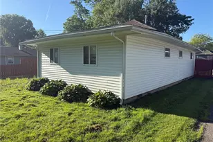 17633 Beach Ln, Lake Milton, OH 44429 - Photo 7