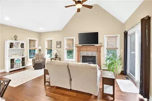 2307 Angela Vista Dr, Hinckley, OH 44233 - Photo 9
