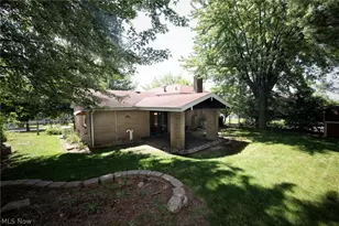 136 Marie Ave, Weirton, WV 26062 - Photo 3