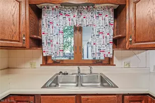 5635 Yorktown Ln, Austintown, OH 44515 - Photo 37