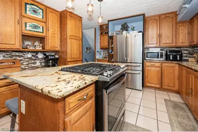 7308 Lake O Springs Avenue NW, North Canton, OH 44720 - Photo 9