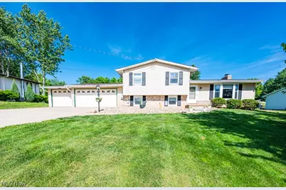 7308 Lake O Springs Avenue NW, North Canton, OH 44720 - Photo 1