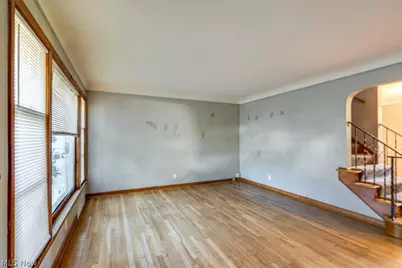 251 E 286th Street, Willowick, OH 44095 - Photo 7