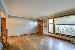 251 E 286th St, Willowick, OH 44095 - Photo 9