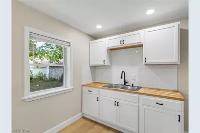 617 E 118th Street, Loveland, OH 44108 - Photo 11
