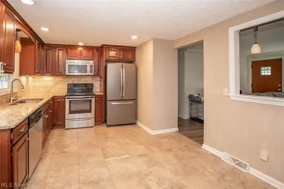 6125 Coyla Avenue NW, Canal Fulton, OH 44614 - Photo 9