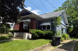 1011 Chalker St, Akron, OH 44310 - Photo 3