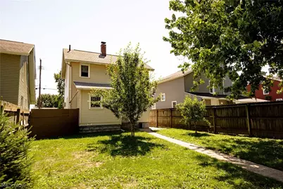 1209 Roslyn Avenue SW, Canton, OH 44710 - Photo 3