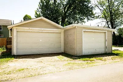 1209 Roslyn Avenue SW, Canton, OH 44710 - Photo 5