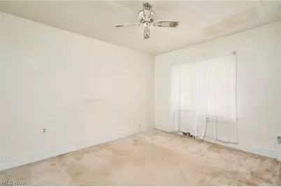 939 Lovers Lane, Akron, OH 44306 - Photo 9