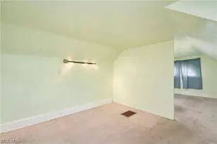939 Lovers Ln, Akron, OH 44306 - Photo 15