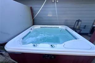 693 Hollywood Ave, Sheffield, OH 44054 - Photo 7