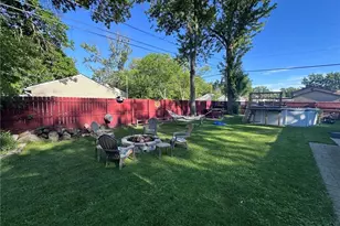 693 Hollywood Ave, Sheffield, OH 44054 - Photo 5