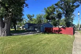 693 Hollywood Ave, Sheffield, OH 44054 - Photo 3