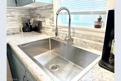 32125 Densmore Road, Willowick, OH 44095 - Photo 9