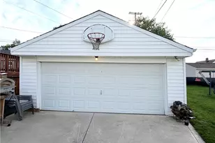 32125 Densmore Rd, Willowick, OH 44095 - Photo 21
