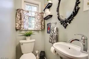 581 Palisades Dr, Akron, OH 44303 - Photo 11