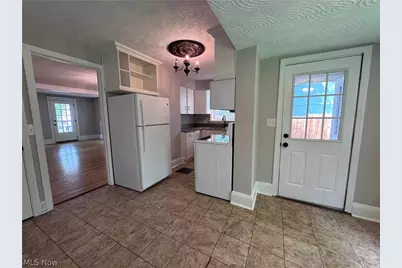 109 Moffet Avenue, Chardon, OH 44024 - Photo 3