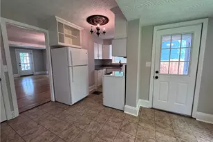 109 Moffet Ave, Chardon, OH 44024 - Photo 3
