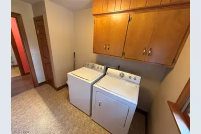 238 Edgemore Street NE, Sugarcreek, OH 44681 - Photo 17
