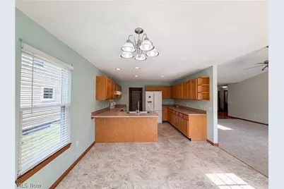6016 W Breezeway Drive, North Ridgeville, OH 44039 - Photo 7
