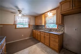 3063 Diamond St NE, Canton, OH 44721 - Photo 5
