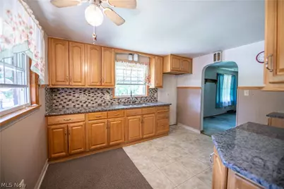 3063 Diamond Street NE, Canton, OH 44721 - Photo 3