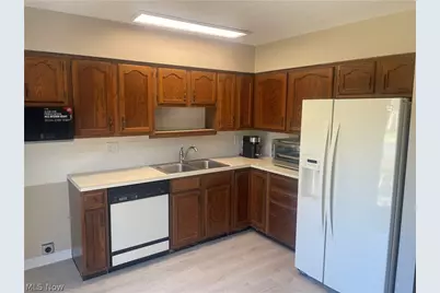 37340 Euclid Avenue, Willoughby, OH 44094 - Photo 11