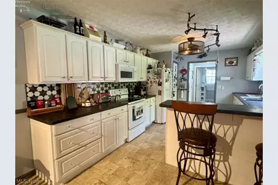 743 Dogwood Lane, Vermilion, OH 44089 - Photo 11