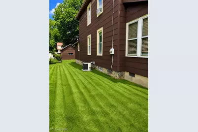 712 Green Avenue SW, Massillon, OH 44647 - Photo 3